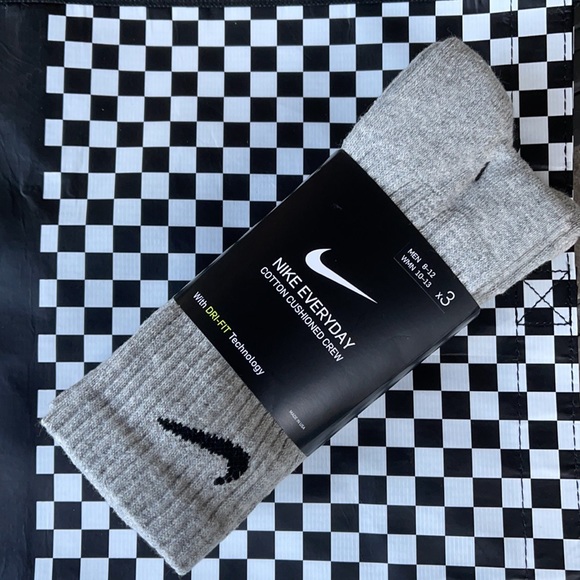 Nike Socks Everyday Cushioned Crew 3 pairs socks set NWT - Picture 9 of 16